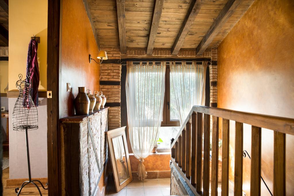 Casa Rural La Casa Del Bosque Navaconcejo Exterior foto